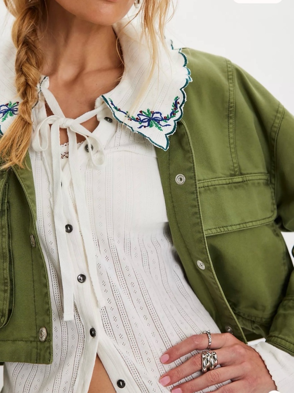 White Button-Up Knit Top with Embroidered Peter Pan Collar - Picture 4 of 5